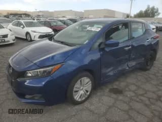 ✅ 2023 Nissan LEAF S • VIN: 1N4AZ1BVXPC553889 • Lot: 86674105. Wystawiony na Copart z przebiegiem 20 513 mil. Bezpłatny archiwum sprzedaży aukcyjnych z USA i szczegółowy raport historii pojazdu na DreamBid. Zdjęcie 1.