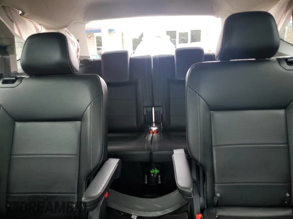 ✅ 2022 Volkswagen Atlas SE • VIN: 1V2KR2CA8NC533992 • Lot: 83814305. Wystawiony na Copart z przebiegiem 56 743 mil. Bezpłatny archiwum sprzedaży aukcyjnych z USA i szczegółowy raport historii pojazdu na DreamBid. Zdjęcie 10.