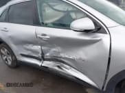 ✅ 2019 Kia Niro EX • VIN: KNDCD3LD2K5254526 • Lot: 43622625. Wystawiony na IAAI z przebiegiem 41 375 mil. Bezpłatny archiwum sprzedaży aukcyjnych z USA i szczegółowy raport historii pojazdu na DreamBid. Zdjęcie 6.