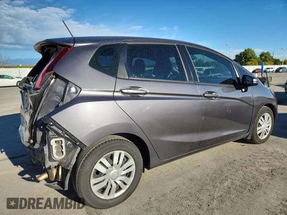 ✅ 2015 Honda Fit LX • VIN: 3HGGK5G53FM767386 • Lot: 84603785. Wystawiony na Copart z przebiegiem 52 282 mil. Bezpłatny archiwum sprzedaży aukcyjnych z USA i szczegółowy raport historii pojazdu na DreamBid. Zdjęcie 3.