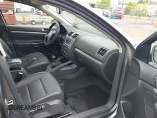 ✅ 2005 Volkswagen Jetta • VIN: 3VWST71K05M647895 • Lot: 43286963. Wystawiony na IAAI z przebiegiem 194 651 mil. Bezpłatny archiwum sprzedaży aukcyjnych z USA i szczegółowy raport historii pojazdu na DreamBid. Zdjęcie 5.