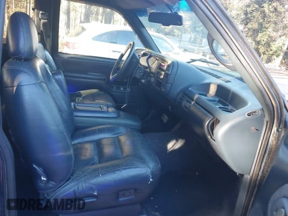 ✅ 1996 Chevrolet Silverado 1500 • VIN: 2GCEK19R2T1164298 • Лот: 43644368. Опубликован ранее на IAAI с пробегом 311 313 миль. Бесплатный доступ к архиву аукционных продаж из США и подробный отчёт об истории автомобиля на DreamBid. Изображение 5.