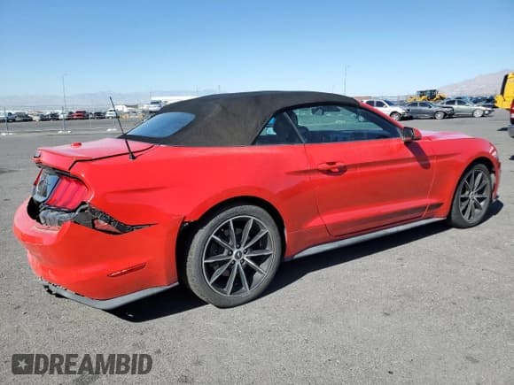 ✅ 2021 Ford Mustang EcoBoost Premium • VIN: 1FATP8UH5M5114503 • Lot: 84177385. Wystawiony na Copart z przebiegiem 90 827 mil. Bezpłatny archiwum sprzedaży aukcyjnych z USA i szczegółowy raport historii pojazdu na DreamBid. Zdjęcie 3.