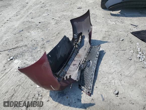 ✅ 2005 Ford Five Hundred Limited • VIN: 1FAFP25165G174663 • Лот: 72812174. Опубликован ранее на Copart с пробегом Не указан. Бесплатный доступ к архиву аукционных продаж из США и подробный отчёт об истории автомобиля на DreamBid. Изображение 13.