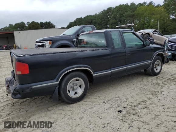 ✅ 1996 Chevrolet S-10 LS • VIN: 1GCCS19X0TK105806 • Лот: 73741084. Опубликован ранее на Copart с пробегом 166 489 миль. Бесплатный доступ к архиву аукционных продаж из США и подробный отчёт об истории автомобиля на DreamBid. Изображение 3.