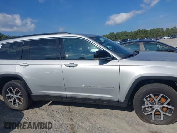 ✅ 2024 Jeep Grand Cherokee Limited • VIN: 1C4RJKBGXR8534616 • Lot: 43089540. Listed on IAAI with 41,607 mi. Free auction sales archive from the USA and detailed vehicle history report at DreamBid. Image 14.