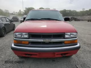 ✅ 2001 Chevrolet Blazer LT • VIN: 1GNDT13W41K125496 • Lot: 58687425. Wystawiony na Copart z przebiegiem 102 504 mil. Bezpłatny archiwum sprzedaży aukcyjnych z USA i szczegółowy raport historii pojazdu na DreamBid. Zdjęcie 5.