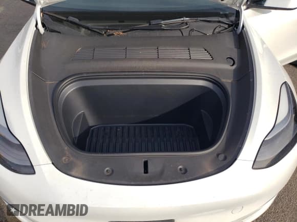 ✅ 2023 Tesla Model Y Long Range • VIN: 7SAYGDEE1PF827997 • Лот: 90992585. Опубликован ранее на Copart с пробегом 32 162 миль. Бесплатный доступ к архиву аукционных продаж из США и подробный отчёт об истории автомобиля на DreamBid. Изображение 11.