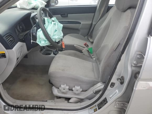 ✅ 2006 Hyundai Accent GLS • VIN: KMHCN46C06U047601 • Лот: 41873365. Опубликован ранее на Copart с пробегом 163 812 миль. Бесплатный доступ к архиву аукционных продаж из США и подробный отчёт об истории автомобиля на DreamBid. Изображение 7.