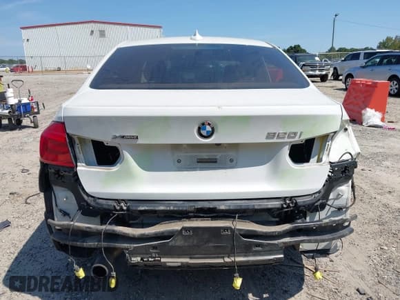 ✅ 2016 BMW 3 Series 320i xDrive • VIN: WBA8E5G58GNT93498 • Lot: 43196736. Listed on IAAI with 72,094 mi. Free auction sales archive from the USA and detailed vehicle history report at DreamBid. Image 17.