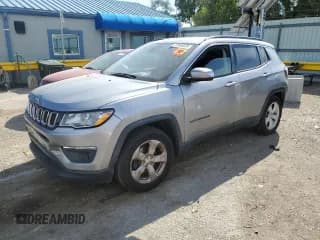 ✅ 2018 Jeep Compass Latitude • VIN: 3C4NJCBB9JT137493 • Lot: 70505835. Wystawiony na Copart z przebiegiem 101 413 mil. Bezpłatny archiwum sprzedaży aukcyjnych z USA i szczegółowy raport historii pojazdu na DreamBid. Zdjęcie 1.
