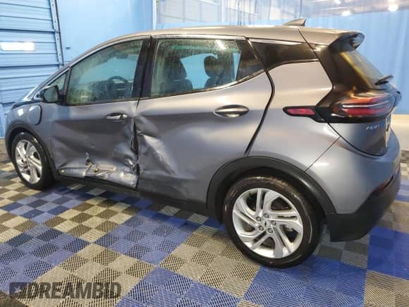 2023 Chevrolet Bolt EV 1LT z VIN 1G1FW6S08P4187119, wystawiony jako Copart lot #89795325 z przebiegiem 74 665 mil mil oraz Szkoda całkowita • Salvage title. Historia ofert i sprzedaży dostępna na DreamBid. Obrazek 2.