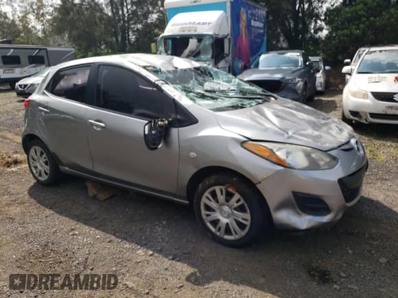 ✅ 2014 Mazda 2 Sport • VIN: JM1DE1KY0E0185671 • Lot: 65857865. Wystawiony na Copart z przebiegiem 123 988 mil. Bezpłatny archiwum sprzedaży aukcyjnych z USA i szczegółowy raport historii pojazdu na DreamBid. Zdjęcie 4.