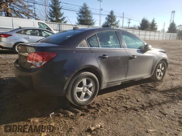 ✅ 2016 Chevrolet Cruze LT • VIN: 1G1PE5SB0G7157419 • Lot: 70264382. Wystawiony na Copart z przebiegiem 116 393 mil mil. Skorzystaj z bezpłatnego archiwum sprzedaży aukcyjnych z USA i zobacz szczegółowy raport historii pojazdu na DreamBid. Zdjęcie 3.