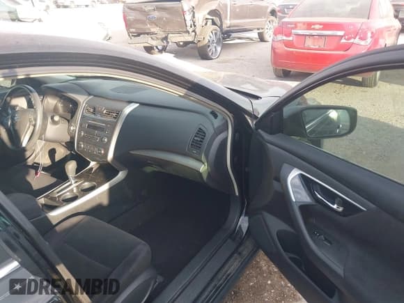 ✅ 2013 Nissan Altima S • VIN: 1N4AL3AP9DC215914 • Lot: 43468181. Wystawiony na IAAI z przebiegiem 163 936 mil. Bezpłatny archiwum sprzedaży aukcyjnych z USA i szczegółowy raport historii pojazdu na DreamBid. Zdjęcie 5.