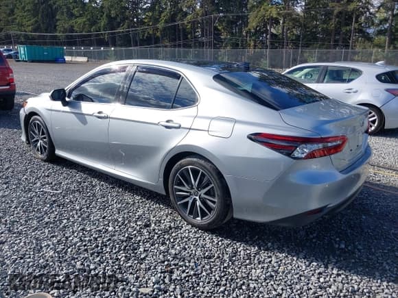 ✅ 2022 Toyota Camry XLE • VIN: 4T1F11AK5NU027557 • Лот: 43495649. Опубликован ранее на IAAI с пробегом 10 718 миль. Бесплатный доступ к архиву аукционных продаж из США и подробный отчёт об истории автомобиля на DreamBid. Изображение 3.