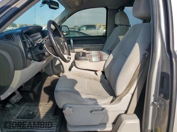 ✅ 2008 Chevrolet Silverado 1500 Work Truck • VIN: 1GCEC190X8Z120160 • Lot: 63762725. Listed on Copart with 441,106 mi. Free auction sales archive from the USA and detailed vehicle history report at DreamBid. Image 7.