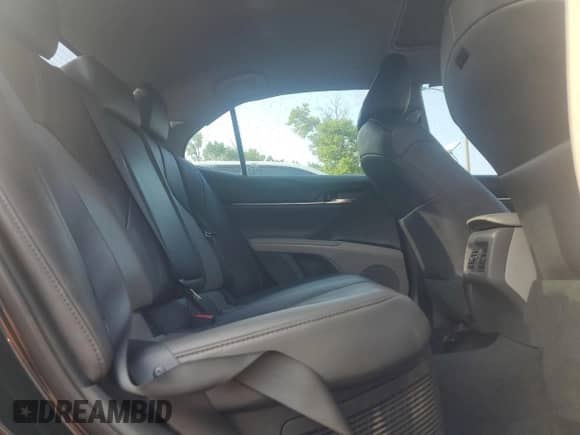 2020 Toyota Camry Hybrid XLE z VIN 4T1F31AK6LU520817, wystawiony jako Copart lot #68915455 z przebiegiem 151 698 mil mil oraz Szkoda całkowita • Salvage title. Historia ofert i sprzedaży dostępna na DreamBid. Obrazek 10.