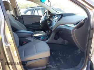 2018 Hyundai Santa Fe 2.4L with VIN 5XYZT3LB7JG556833, listed as a IAAI auction lot 43456339 with 153,359 mi miles and . Bid and sale history available at DreamBid. Image 5.