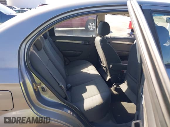 ✅ 2007 Chevrolet Aveo LS • VIN: KL1TD56607B086460 • Lot: 41673434. Wystawiony na IAAI z przebiegiem 86 648 mil. Bezpłatny archiwum sprzedaży aukcyjnych z USA i szczegółowy raport historii pojazdu na DreamBid. Zdjęcie 8.