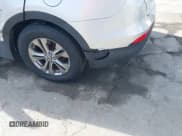 ✅ 2014 Hyundai Santa Fe • VIN: 5XYZU3LB7EG205102 • Lot: 43657537. Wystawiony na IAAI z przebiegiem 142 689 mil. Bezpłatny archiwum sprzedaży aukcyjnych z USA i szczegółowy raport historii pojazdu na DreamBid. Zdjęcie 14.