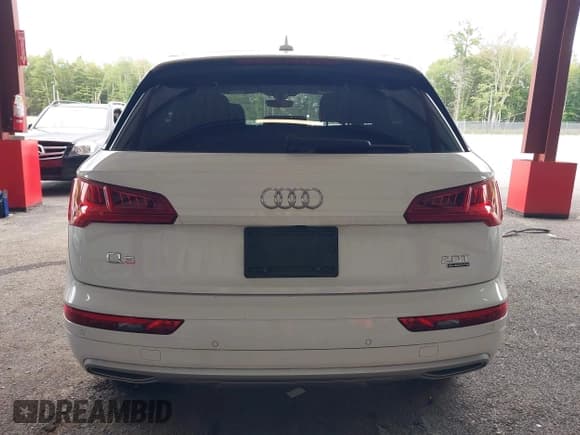 ✅ 2018 Audi Q5 Premium Plus • VIN: WA1BNAFY2J2246450 • Lot: 43095350. Wystawiony na IAAI z przebiegiem 58 391 mil. Bezpłatny archiwum sprzedaży aukcyjnych z USA i szczegółowy raport historii pojazdu na DreamBid. Zdjęcie 16.