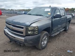 ✅ 2010 Chevrolet Silverado 1500 LS • VIN: 3GCRKREA6AG192111 • Lot: 43451492. Wystawiony na IAAI z przebiegiem 76 775 mil. Bezpłatny archiwum sprzedaży aukcyjnych z USA i szczegółowy raport historii pojazdu na DreamBid. Zdjęcie 2.