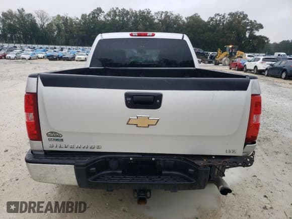 ✅ 2010 Chevrolet Silverado 1500 LTZ • VIN: 3GCXCTE25AG192417 • Lot: 46258205. Listed on Copart with 156,167 mi. Free auction sales archive from the USA and detailed vehicle history report at DreamBid. Image 6.