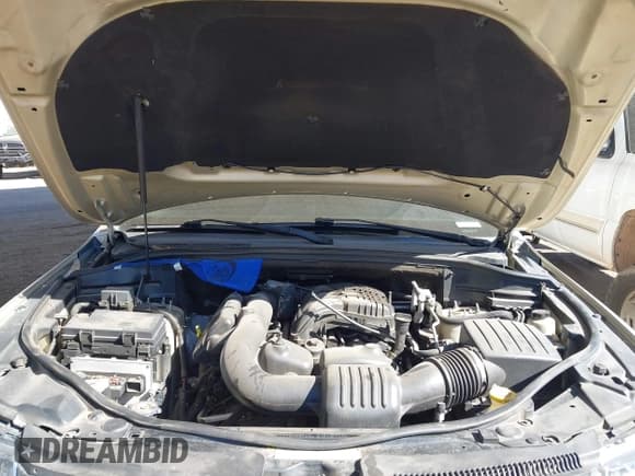 ✅ 2011 Jeep Grand Cherokee Laredo • VIN: 1J4RR4GG4BC585572 • Lot: 43600406. Listed on IAAI with 125,125 mi. Free auction sales archive from the USA and detailed vehicle history report at DreamBid. Image 10.