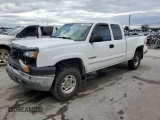 2003 Chevrolet Silverado 2500HD LT with VIN 1GCHK29U53E254132, listed as a Copart auction lot 80098284 with 127,557 mi miles and Salvage title. Bid and sale history available at DreamBid. Image 1.