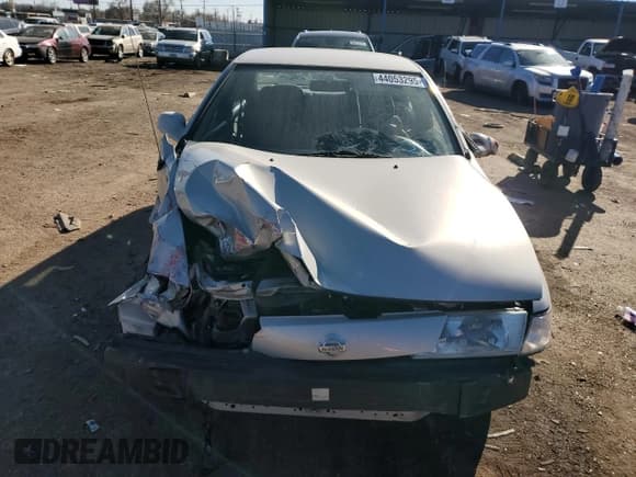 ✅ 1999 Nissan Sentra XE • VIN: 1N4AB41D8XC720281 • Lot: 44053295. Wystawiony na Copart z przebiegiem 72 671 mil. Bezpłatny archiwum sprzedaży aukcyjnych z USA i szczegółowy raport historii pojazdu na DreamBid. Zdjęcie 5.