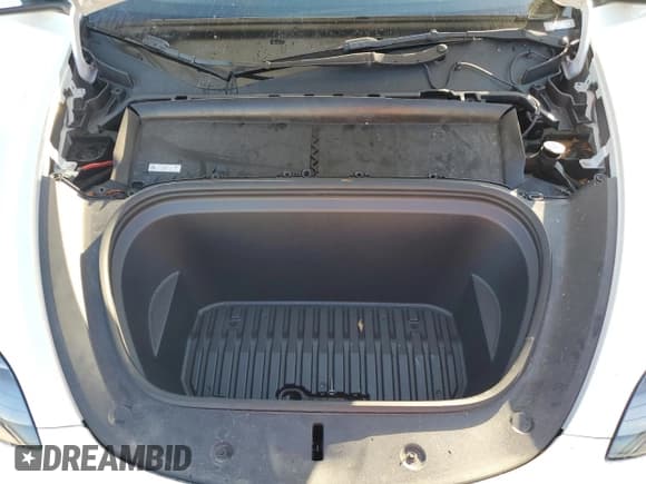 ✅ 2023 Tesla Model Y Long Range • VIN: 7SAYGAEE5PF809727 • Lot: 43759525. Wystawiony na Copart z przebiegiem 29 590 mil. Bezpłatny archiwum sprzedaży aukcyjnych z USA i szczegółowy raport historii pojazdu na DreamBid. Zdjęcie 11.