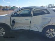 ✅ 2025 Buick Encore GX Preferred • VIN: KL4AMCSLXSB043439 • Lot: 43462916. Wystawiony na IAAI z przebiegiem Nie podano. Bezpłatny archiwum sprzedaży aukcyjnych z USA i szczegółowy raport historii pojazdu na DreamBid. Zdjęcie 6.