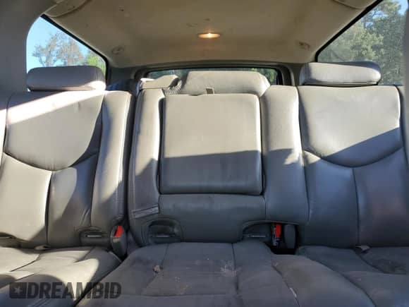 2004 Chevrolet Suburban LT с VIN 1GNFK16Z24J317866, выставлен на аукционе Copart как лот 87274975 с пробегом 216 914 миль миль и Списание • Salvage title. История ставок и продаж доступна на DreamBid. Изображение 10.