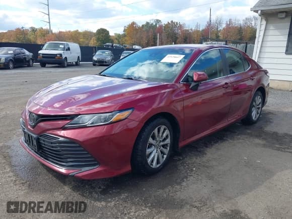 ✅ 2020 Toyota Camry LE • VIN: 4T1C11BK9LU013577 • Lot: 43528667. Wystawiony na IAAI z przebiegiem 96 632 mil. Bezpłatny archiwum sprzedaży aukcyjnych z USA i szczegółowy raport historii pojazdu na DreamBid. Zdjęcie 17.