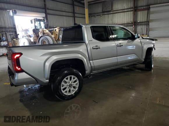 ✅ 2024 Toyota Tacoma SR5 • VIN: 3TMLB5JN4RM021510 • Lot: 92057575. Wystawiony na Copart z przebiegiem 25 429 mil. Bezpłatny archiwum sprzedaży aukcyjnych z USA i szczegółowy raport historii pojazdu na DreamBid. Zdjęcie 3.