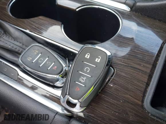 2020 Chevrolet Malibu Premier with VIN 1G1ZE5SX4LF038910, listed as a IAAI auction lot 42461695 with 82,584 mi miles and . Bid and sale history available at DreamBid. Image 11.