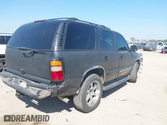2002 Chevrolet Tahoe LS с VIN 1GNEC13Z02R285446, выставлен на аукционе IAAI как лот 43327625 с пробегом 191 134 миль миль и . История ставок и продаж доступна на DreamBid. Изображение 4.