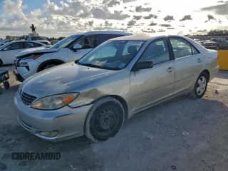 ✅ 2004 Toyota Camry LE • VIN: 4T1BE32K24U927912 • Lot: 94192665. Wystawiony na Copart z przebiegiem 181 558 mil. Bezpłatny archiwum sprzedaży aukcyjnych z USA i szczegółowy raport historii pojazdu na DreamBid. Zdjęcie 1.