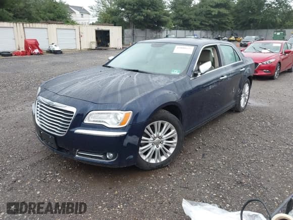 ✅ 2014 Chrysler 300 C • VIN: 2C3CCAKG8EH163460 • Лот: 42880679. Опубликован ранее на IAAI с пробегом 71 942 миль. Бесплатный доступ к архиву аукционных продаж из США и подробный отчёт об истории автомобиля на DreamBid. Изображение 2.