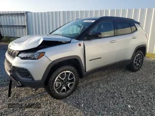 ✅ 2024 Jeep Compass Trailhawk • VIN: 3C4NJDDN0RT149654 • Лот: 66491614. Опубликован ранее на Copart с пробегом 2 828 миль. Бесплатный доступ к архиву аукционных продаж из США и подробный отчёт об истории автомобиля на DreamBid. Изображение 1.