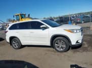 ✅ 2014 Toyota Highlander LE Plus • VIN: 5TDBKRFH9ES005206 • Lot: 43465016. Wystawiony na IAAI z przebiegiem 149 901 mil. Bezpłatny archiwum sprzedaży aukcyjnych z USA i szczegółowy raport historii pojazdu na DreamBid. Zdjęcie 13.
