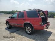 ✅ 2001 Chevrolet Blazer LT • VIN: 1GNDT13W812145587 • Lot: 60894995. Wystawiony na Copart z przebiegiem 217 292 mil. Bezpłatny archiwum sprzedaży aukcyjnych z USA i szczegółowy raport historii pojazdu na DreamBid. Zdjęcie 2.