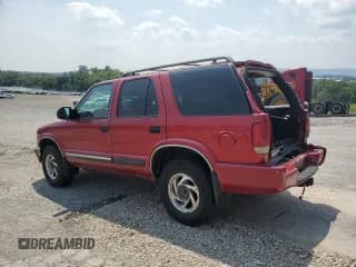 ✅ 2001 Chevrolet Blazer LT • VIN: 1GNDT13W812145587 • Lot: 60894995. Wystawiony na Copart z przebiegiem 217 292 mil. Bezpłatny archiwum sprzedaży aukcyjnych z USA i szczegółowy raport historii pojazdu na DreamBid. Zdjęcie 2.