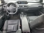 ✅ 2020 Lexus UX 250h • VIN: JTHP9JBH7L2034554 • Lot: 67590335. Wystawiony na Copart z przebiegiem 58 045 mil. Bezpłatny archiwum sprzedaży aukcyjnych z USA i szczegółowy raport historii pojazdu na DreamBid. Zdjęcie 8.