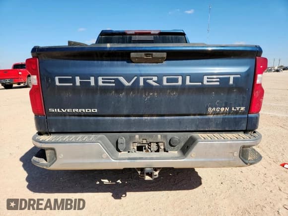 ✅ 2019 Chevrolet Silverado 1500 LTZ • VIN: 3GCUYGED0KG176219 • Lot: 86501615. Wystawiony na Copart z przebiegiem 128 953 mil. Bezpłatny archiwum sprzedaży aukcyjnych z USA i szczegółowy raport historii pojazdu na DreamBid. Zdjęcie 6.
