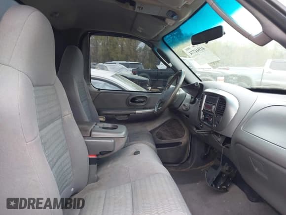 ✅ 2003 Ford F-150 XL • VIN: 2FTRF07W43CA38120 • Lot: 41944774. Listed on IAAI with 195,327 mi. Free auction sales archive from the USA and detailed vehicle history report at DreamBid. Image 5.
