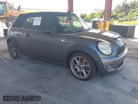 ✅ 2010 MINI Convertible S • VIN: WMWMS3C57ATY51102 • Лот: 43162568. Опубликован ранее на IAAI с пробегом 68 148 миль. Бесплатный доступ к архиву аукционных продаж из США и подробный отчёт об истории автомобиля на DreamBid. Изображение 1.