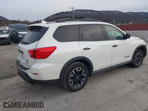✅ 2020 Nissan Pathfinder SL • VIN: 5N1DR2CM8LC588861 • Лот: 43878425. Опубликован ранее на IAAI с пробегом 60 726 миль. Бесплатный доступ к архиву аукционных продаж из США и подробный отчёт об истории автомобиля на DreamBid. Изображение 4.