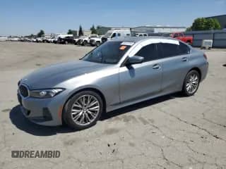 2023 BMW 3 Series 330i z VIN 3MW69FF08P8C92231, wystawiony jako Copart lot #69137255 z przebiegiem Nie podano mil oraz Szkoda całkowita • Salvage title. Historia ofert i sprzedaży dostępna na DreamBid. Obrazek 1.